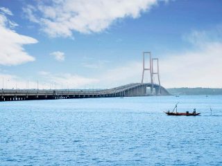 Madura, Kemiskinan Struktural, dan Peluang KEK Tembakau sebagai Jalan Baru Ekonomi