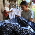 Mahasiswa Internasional Belajar Membatik di Bangkalan, Kenali Tradisi Tongkos Madura