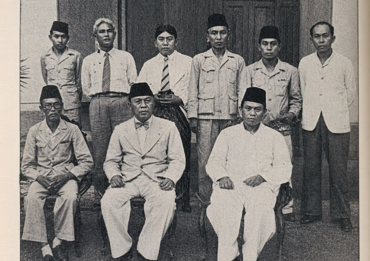 P.J.M. Wali Negara bersama Komite Penentuan Kedudukan Madura